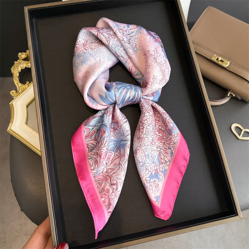 Lenço de Seda com Estampa de D - Luxury Bags Design avaliação e preço