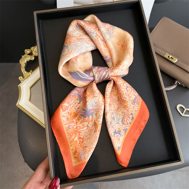 Lenço de Seda com Estampa de D - Luxury Bags Design avaliação e preço