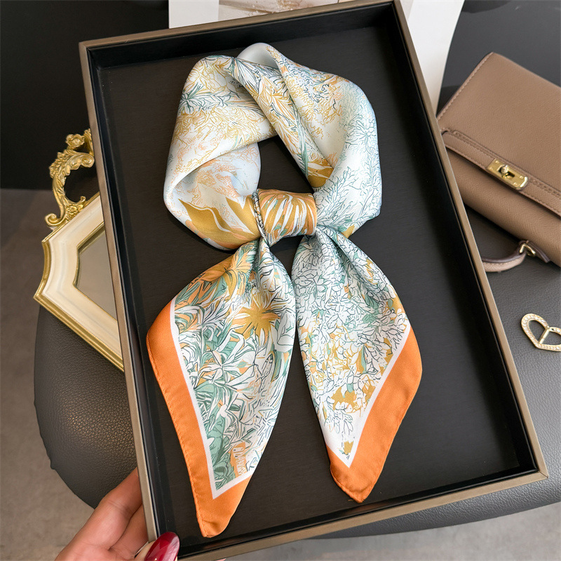 Lenço de Seda com Estampa de D - Luxury Bags Design avaliação e preço